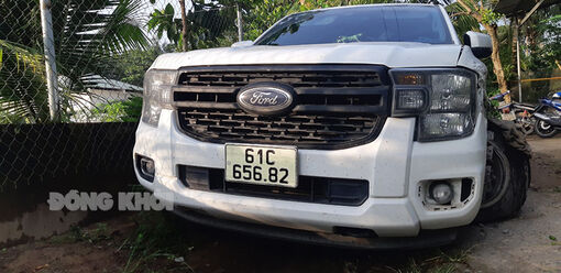 Nghi ngờ đối tượng vận chuyển thuốc lá lậu bỏ trốn để lại phương tiện và tang vật