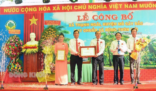 Thạnh Ngãi đón nhận danh hiệu xã đạt chuẩn nông thôn mới