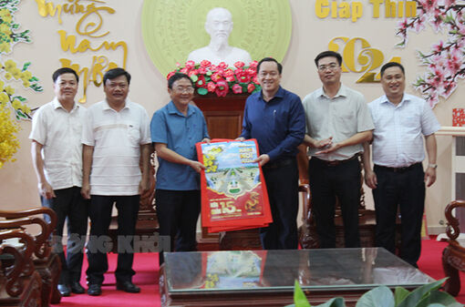 Thăm, chúc tết tại Huyện ủy, UBND huyện Hớn Quản, tỉnh Bình Phước