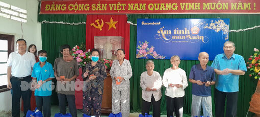 Sacombank Chi nhánh Bến Tre với chương trình “Ấm tình mùa Xuân”