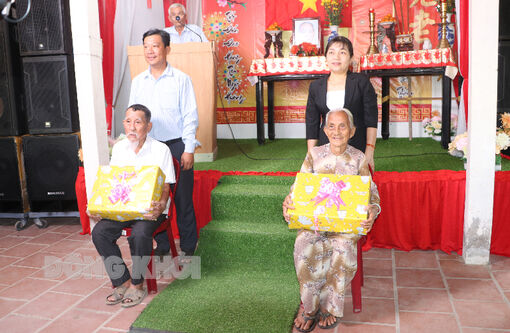 Lễ Yến lão đầu năm tại Di tích quốc gia Đình Long Thạnh, huyện Bình Đại