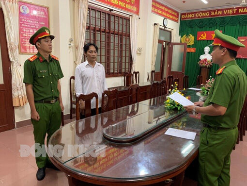 Khởi tố cấm khỏi nơi cư trú đối tượng khai thác cát sông trái phép