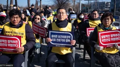 Hàn Quốc điều tra người kích động khiến hơn 6.400 bác sỹ đồng loạt nghỉ việc