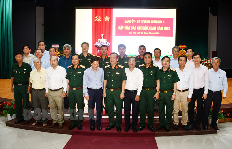 Đảng ủy Bộ Tư lệnh Quân khu 9 gặp mặt báo chí đầu xuân năm 2024