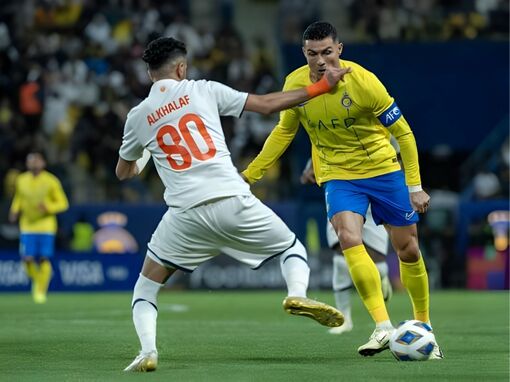 Ronaldo tỏa sáng, Al Nassr áp sát ngôi đầu Saudi Pro League