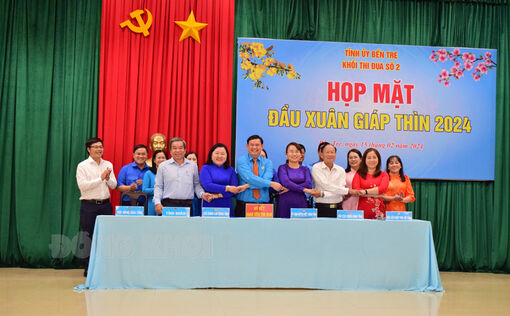 Hưởng ứng cao điểm thi đua 'Đồng khởi mới'