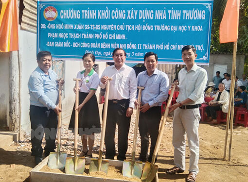 Ban liên lạc Hội đồng hương huyện Bình Ðại tại TP. Hồ Chí Minh tổ chức về nguồn