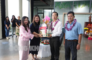 Phó chủ tịch Thường trực UBND tỉnh Nguyễn Trúc Sơn thăm, chúc mừng các doanh nghiệp Thái Lan nhân dịp Tết Songkran