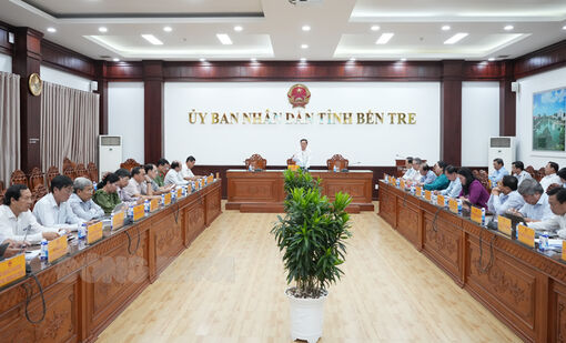 Họp Ban Chỉ đạo, Tổ Công tác giúp việc thực hiện nhiệm vụ phát triển tỉnh Bến Tre về hướng Đông