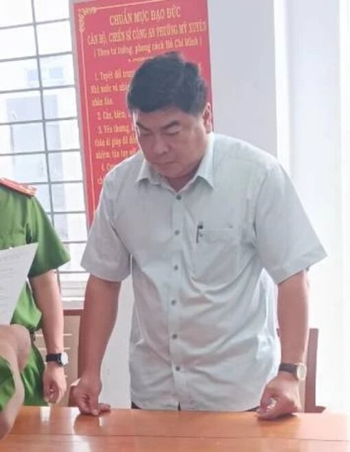 An Giang: Bắt tạm giam Phó chủ tịch UBND thành phố Long Xuyên liên quan sai phạm đất đai An Giang: Bắt tạm giam Phó chủ tịch UBND thành phố Long Xuyên liên quan sai phạm đất đai