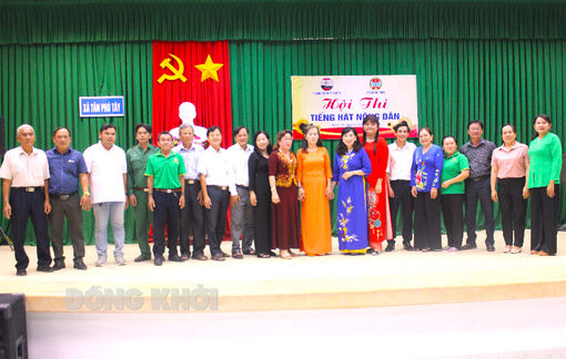 Hội thi “Tiếng hát nông dân” xã Tân Phú Tây, huyện Mỏ Cày Bắc