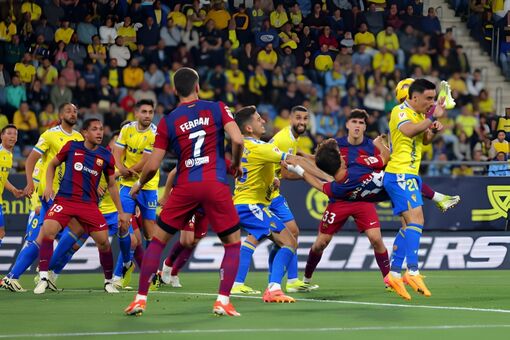 Barca nhọc nhằn giành 3 điểm trước Cadiz