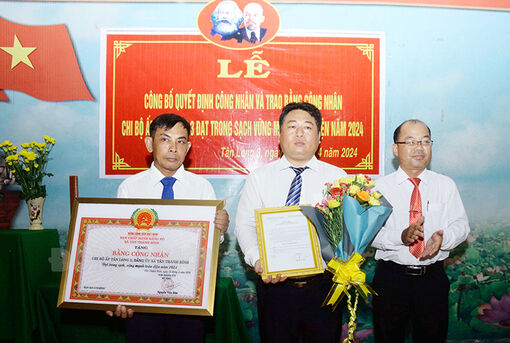 Chi bộ ấp Tân Long 3 đạt trong sạch, vững mạnh toàn diện