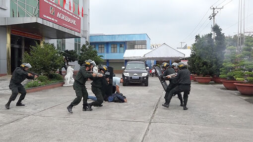 Cảnh sát cơ động: 'Nắm đấm thép' của lực lượng Công an nhân dân