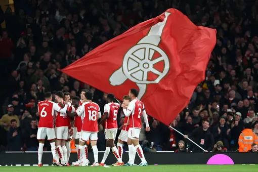 Arsenal đả bại Chelsea 5 bàn không gỡ
