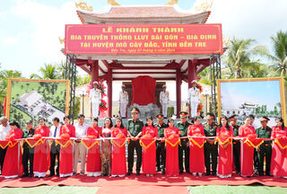 Khánh thành Bia truyền thống lực lượng vũ trang Sài Gòn - Gia Định tại huyện Mỏ Cày Bắc