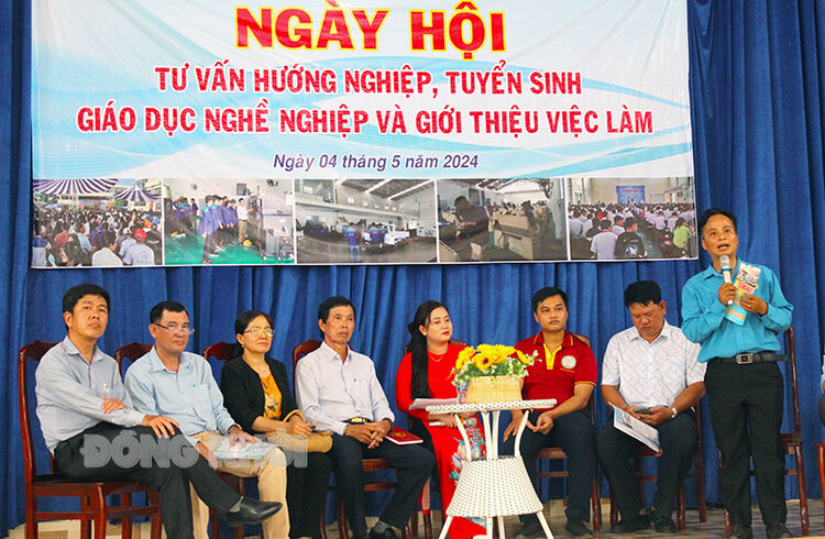 Tư vấn hướng nghiệp cho học sinh lớp 9 tại huyện Thạnh Phú