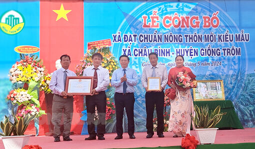 Công bố xã nông thôn mới kiểu mẫu Châu Bình