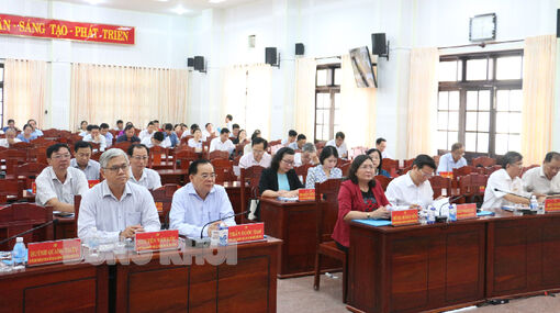 Hội nghị quán triệt các chỉ thị của Bộ Chính trị, Ban Bí thư, các chương trình của Tỉnh uỷ thực hiện Nghị quyết Trung ương 8 khoá XIII, Quy định số 952-QĐ/TU của Ban Thường vụ Tỉnh uỷ