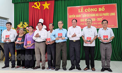 Công bố quyển sách 'Lịch sử Đảng bộ xã Phước Long, giai đoạn 1930 - 2023' tái bản lần thứ nhất
