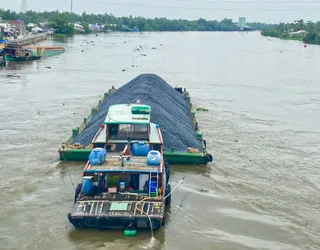 Vĩnh Long: Tàu chở 960 tấn đá va chạm cầu Măng Thít gây hư hỏng nặng