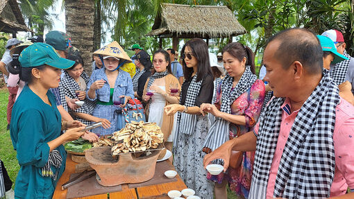 Caravan khám phá du lịch xanh xứ Dừa