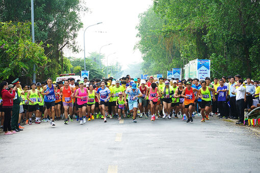 Sôi nổi tranh tài Giải Việt dã truyền thống Báo Đồng Khởi năm 2024