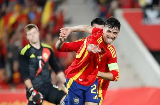 Tây Ban Nha ngược dòng đả bại Bắc Ireland