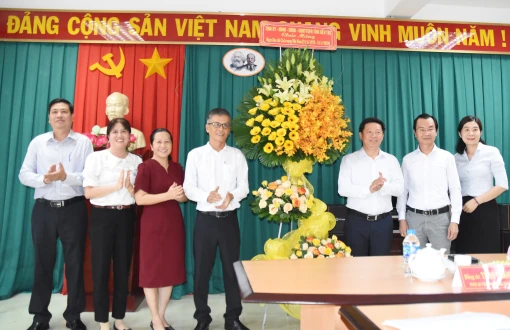 Phó bí thư Thường trực Tỉnh ủy Trần Thanh Lâm thăm và làm việc tại Báo Đồng Khởi