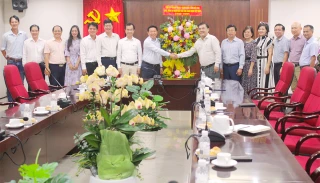 Phó bí thư Thường trực Tỉnh ủy Trần Thanh Lâm thăm, chúc mừng cơ quan truyền thông tại TP. Hồ Chí Minh