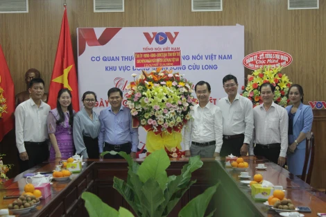 Đoàn công tác tỉnh Bến Tre thăm, chúc mừng cơ quan truyền thông tại TP. Cần Thơ và tỉnh Tiền Giang