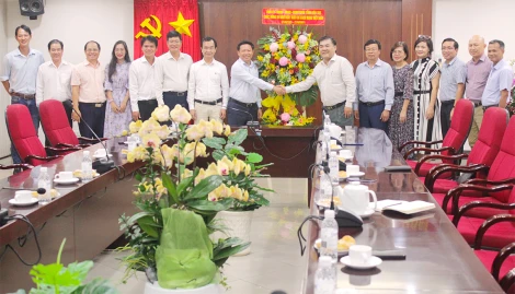 Phó bí thư Thường trực Tỉnh ủy Trần Thanh Lâm thăm, chúc mừng cơ quan truyền thông tại TP. Hồ Chí Minh