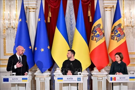 EU khởi động đàm phán kết nạp Ukraine, Moldova