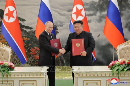 Hàn Quốc cân nhắc phản ứng hạt nhân với Nga và Triều Tiên
