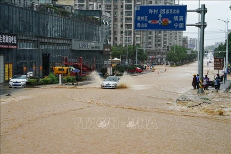 Mưa bão khiến gần 250.000 người ở miền Đông Trung Quốc phải sơ tán
