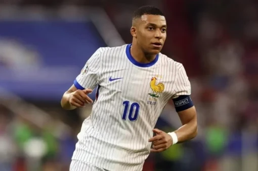 Real Madrid công bố số áo của Mbappe