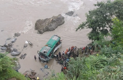 Tìm thấy thi thể đầu tiên trong vụ lở đất nghiêm trọng tại Nepal