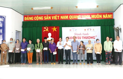 Tỉnh đoàn tổ chức hành trình “Gieo yêu thương” năm 2024 tại huyện Giồng Trôm