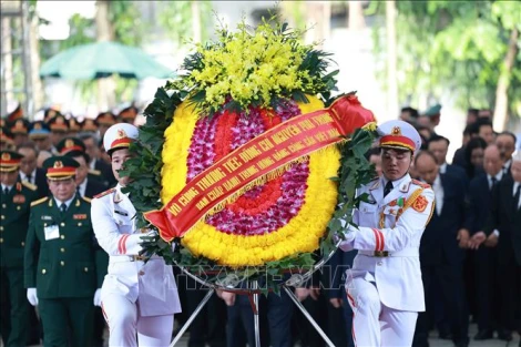 Đến tối 25-7-2024, hơn 1.560 đoàn đã đến viếng Tổng Bí thư Nguyễn Phú Trọng