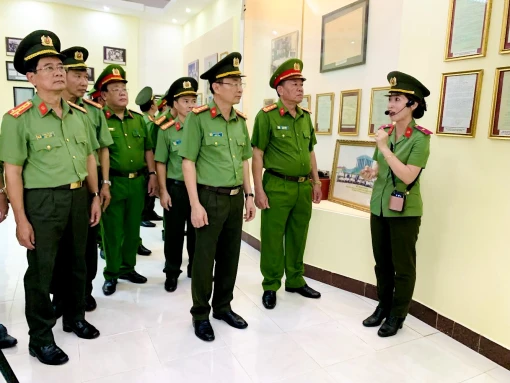 Công an Bến Tre về nguồn, sinh hoạt chính trị tại tỉnh Cà Mau