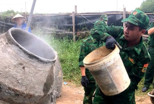 Đội hình Hành quân xanh Bộ đội Biên phòng Bến Tre với nhiều phần việc thiết thực