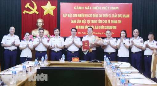 Cảnh sát biển Việt Nam gặp mặt, giao nhiệm vụ cho cán bộ trước khi sang làm việc tại Trung tâm IFC