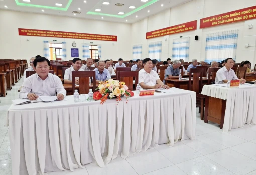 Thạnh Phú họp mặt cán bộ hưu trí 6 tháng đầu năm 2024