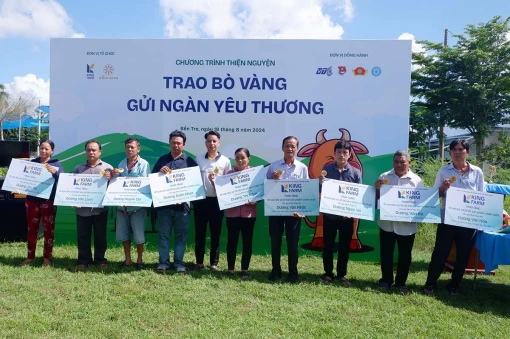 Chương trình “Trao bò vàng - Gửi ngàn yêu thương”