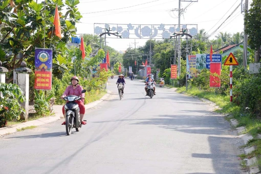 Lộc Thuận đạt chuẩn xã nông thôn mới kiểu mẫu