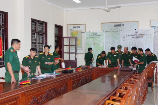 Bộ tổng Tham mưu kiểm tra sẵn sàng chiến đấu tại Bến Tre
