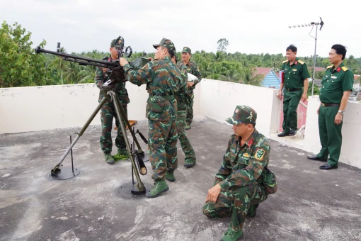 Huyện Mỏ Cày Nam chú trọng công tác phòng không nhân dân
