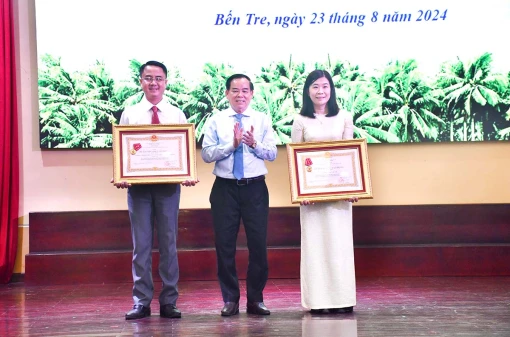 Sơ kết công tác thi đua, khen thưởng 6 tháng đầu năm 2024 và tuyên dương các điển hình tiên tiến Sơ kết công tác thi đua, khen thưởng 6 tháng đầu năm 2024 và tuyên dương các điển hình tiên tiến