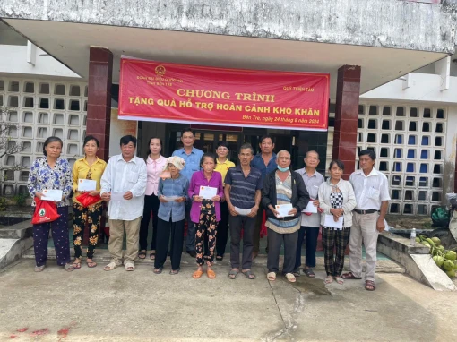 Hỗ trợ sinh kế cho các hộ gia đình có hoàn cảnh đặc biệt khó khăn tại xã Hưng Phong