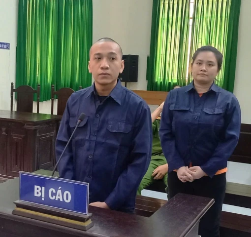 Tàng trữ trái phép chất ma túy, 2 bị cáo ra tòa lãnh án Tàng trữ trái phép chất ma túy, 2 bị cáo ra tòa lãnh án